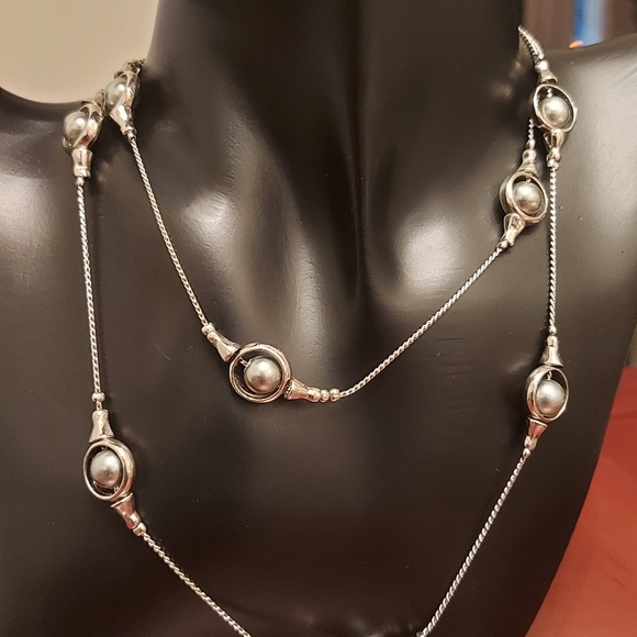 Silver tone and faux pearl long necklace - Picture 6 of 11